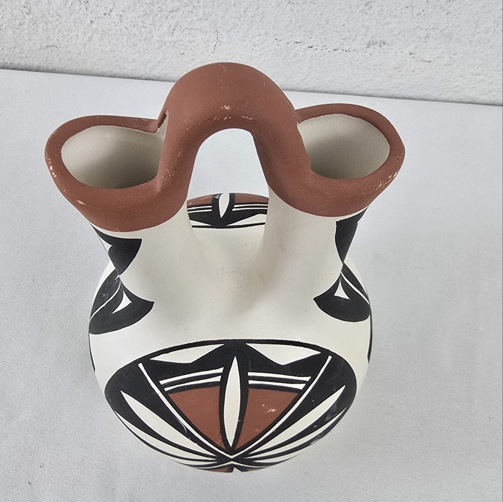 Acoma Pueblo Vintage Hand Painted Wedding Vase Pottery by Victorino - Picture 5 of 8